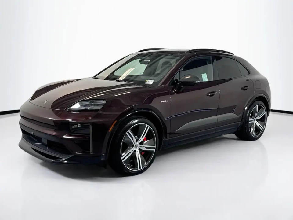 2024 Porsche Macan Electric - Image 2 of 11