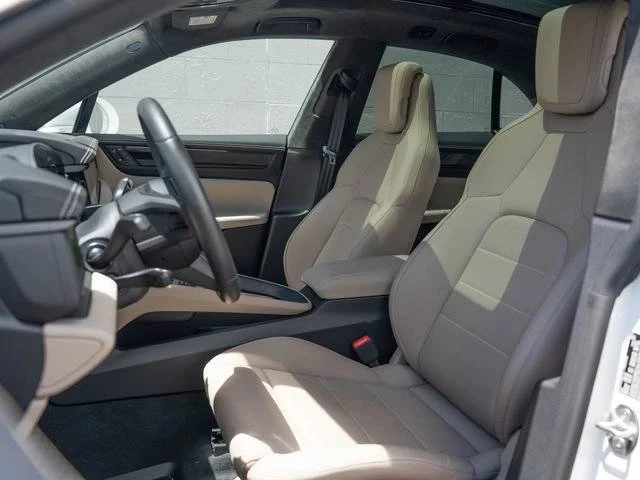 2024 Porsche Macan Electric - Image 5 of 5