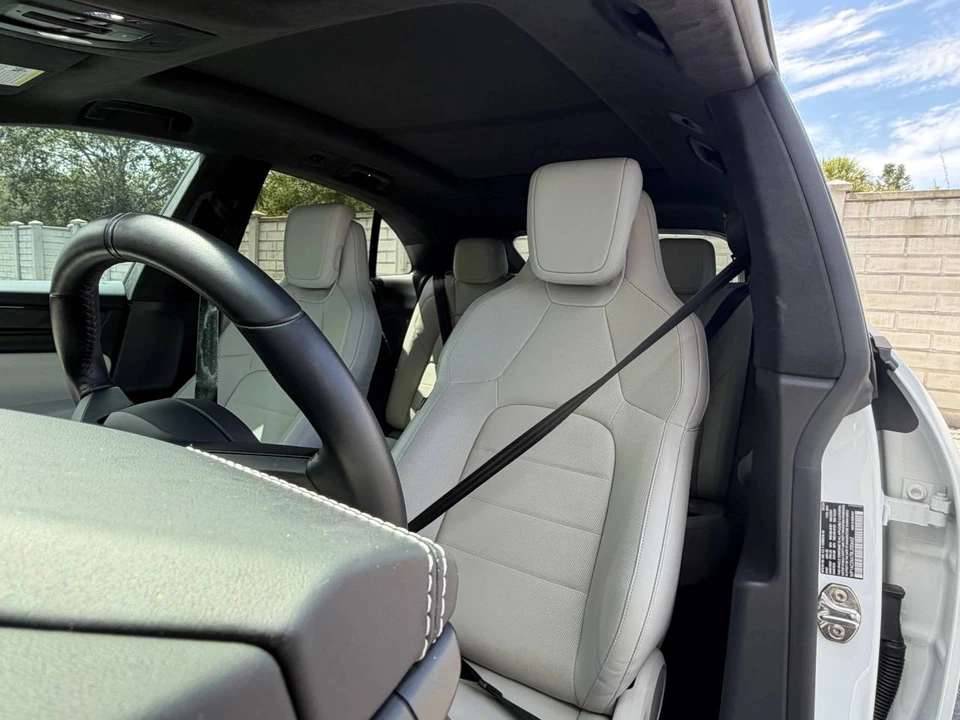2024 Porsche Macan Electric - Image 5 of 5