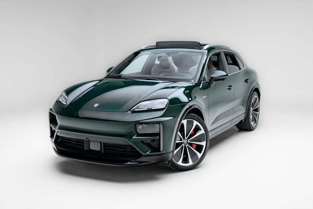 2024 Porsche Macan Electric - Image 19 of 31
