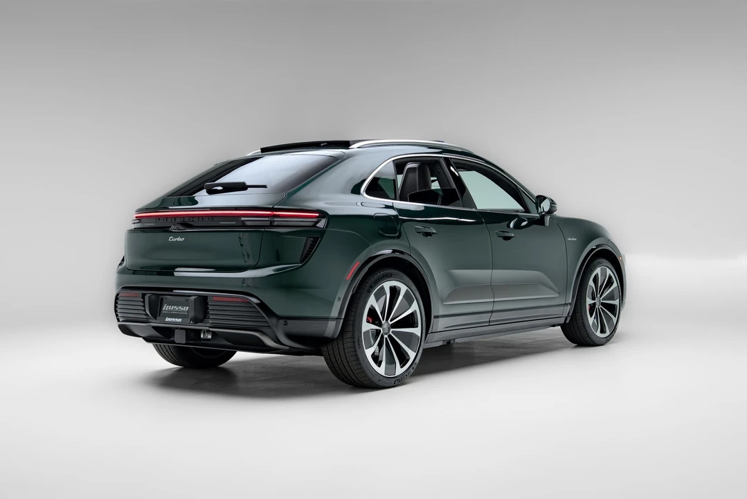 2024 Porsche Macan Electric - Image 26 of 31