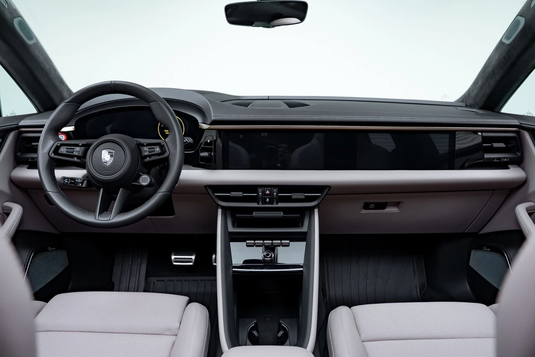 2024 Porsche Macan Electric - Image 2 of 31