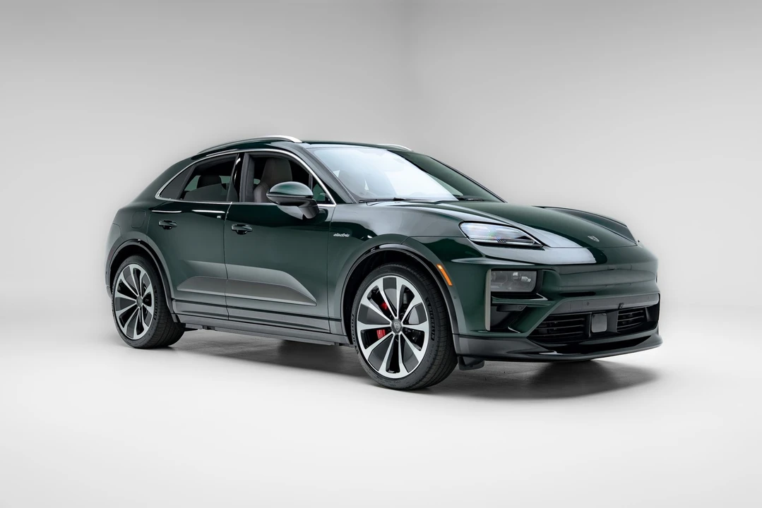 2024 Porsche Macan Electric - Image 9 of 31