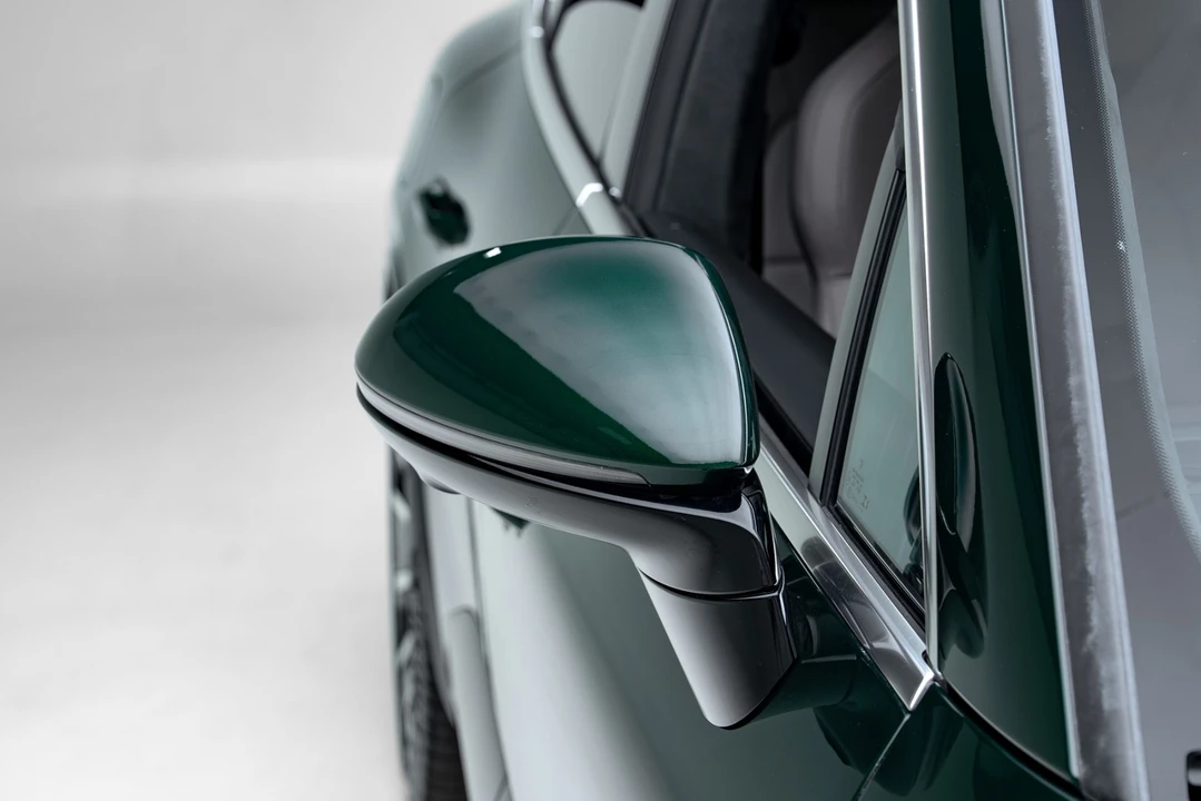 2024 Porsche Macan Electric - Image 16 of 31