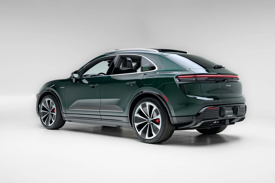 2024 Porsche Macan Electric - Image 29 of 31