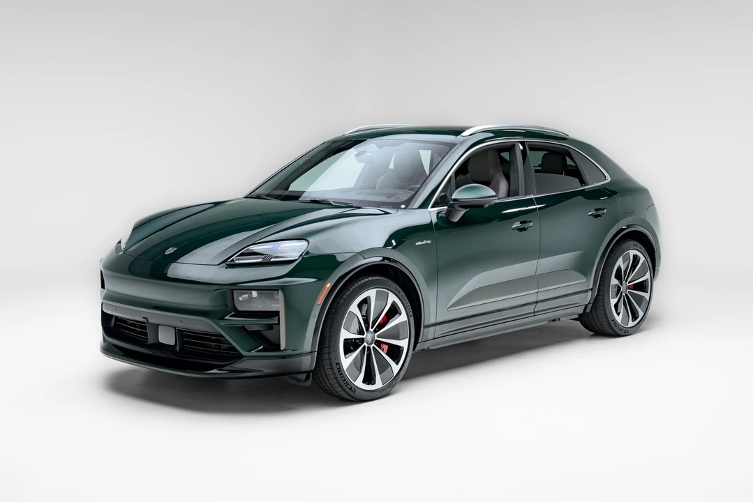 2024 Porsche Macan Electric - Image 6 of 31