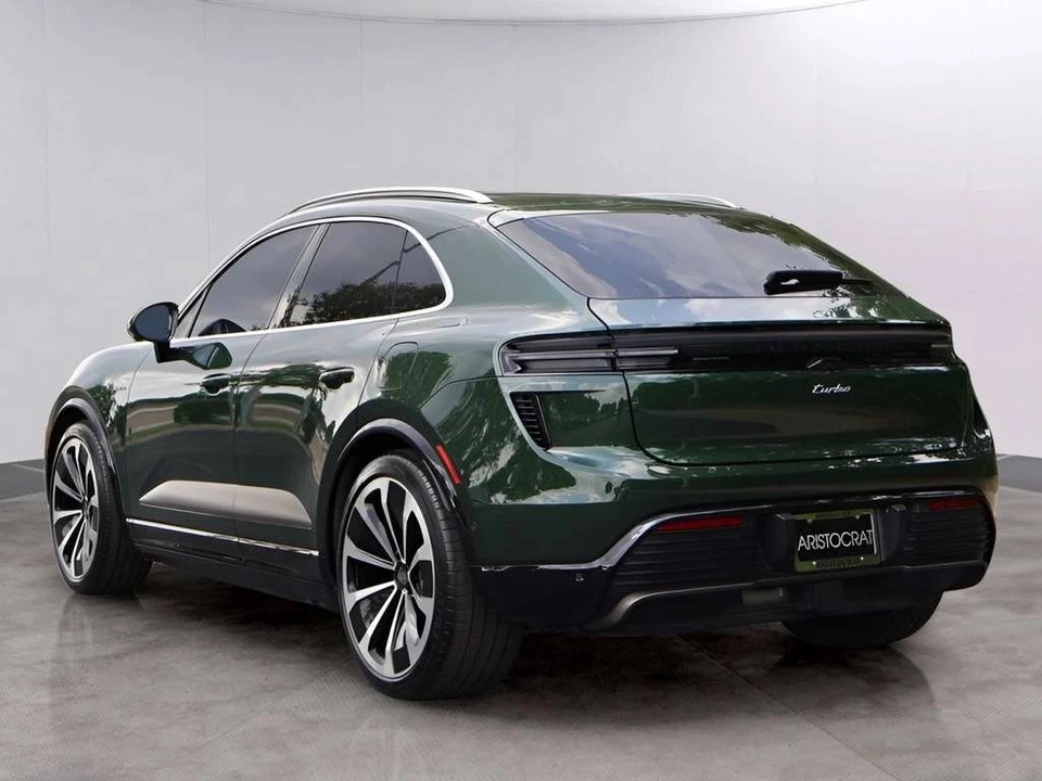 2024 Porsche Macan Electric - Image 3 of 5