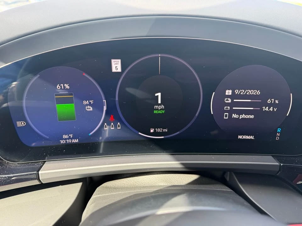 2024 Porsche Macan Turbo - Image 17 of 19