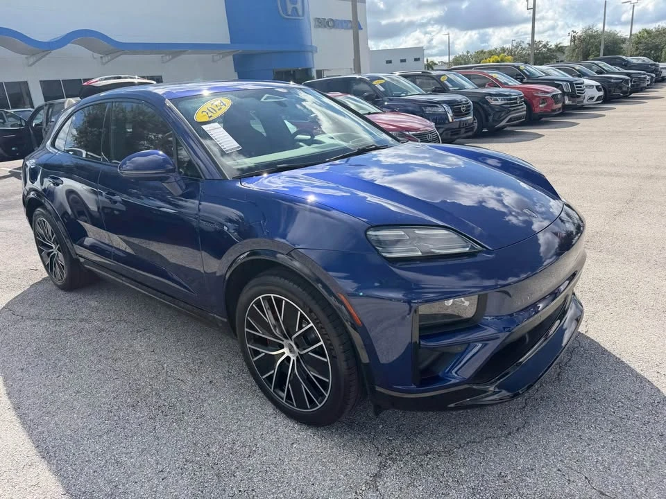 2024 Porsche Macan Turbo - Image 2 of 19
