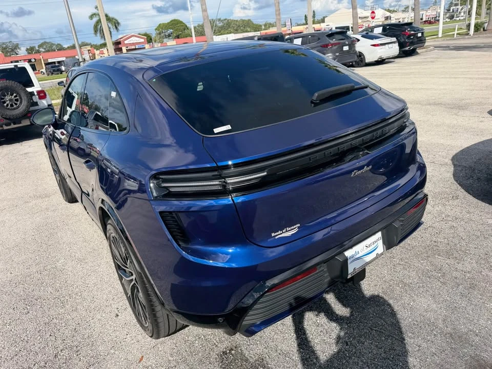 2024 Porsche Macan Turbo - Image 6 of 19