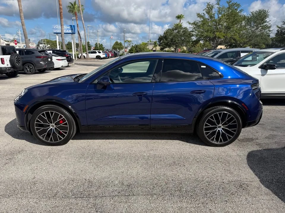 2024 Porsche Macan Turbo - Image 7 of 19