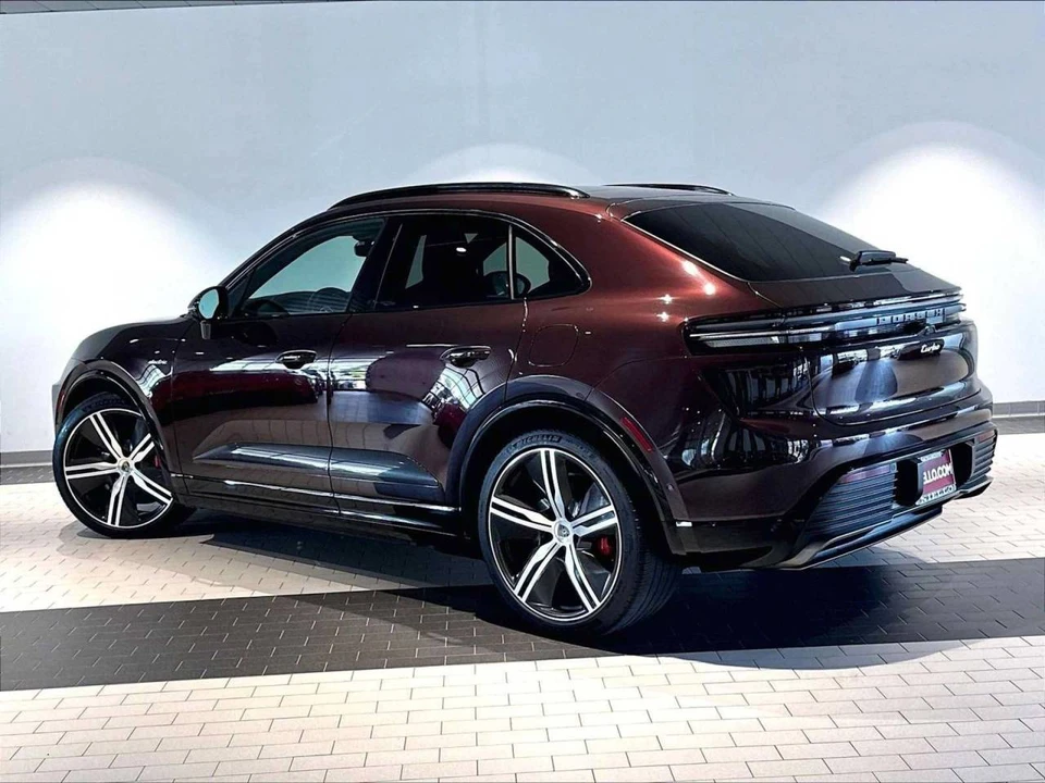 2024 Porsche Macan Turbo - Image 3 of 4