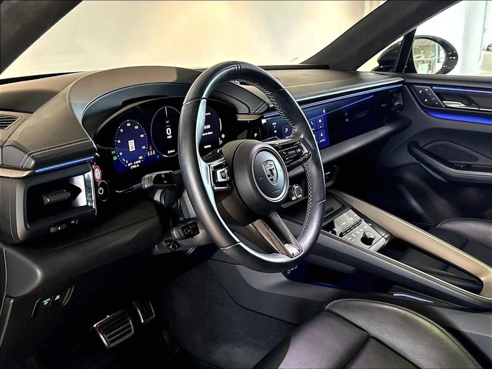 2024 Porsche Macan Turbo - Image 4 of 4