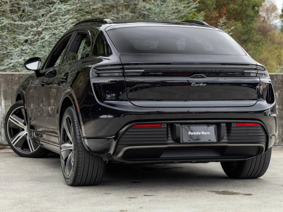 2024 Porsche Macan Turbo - Image 3 of 4