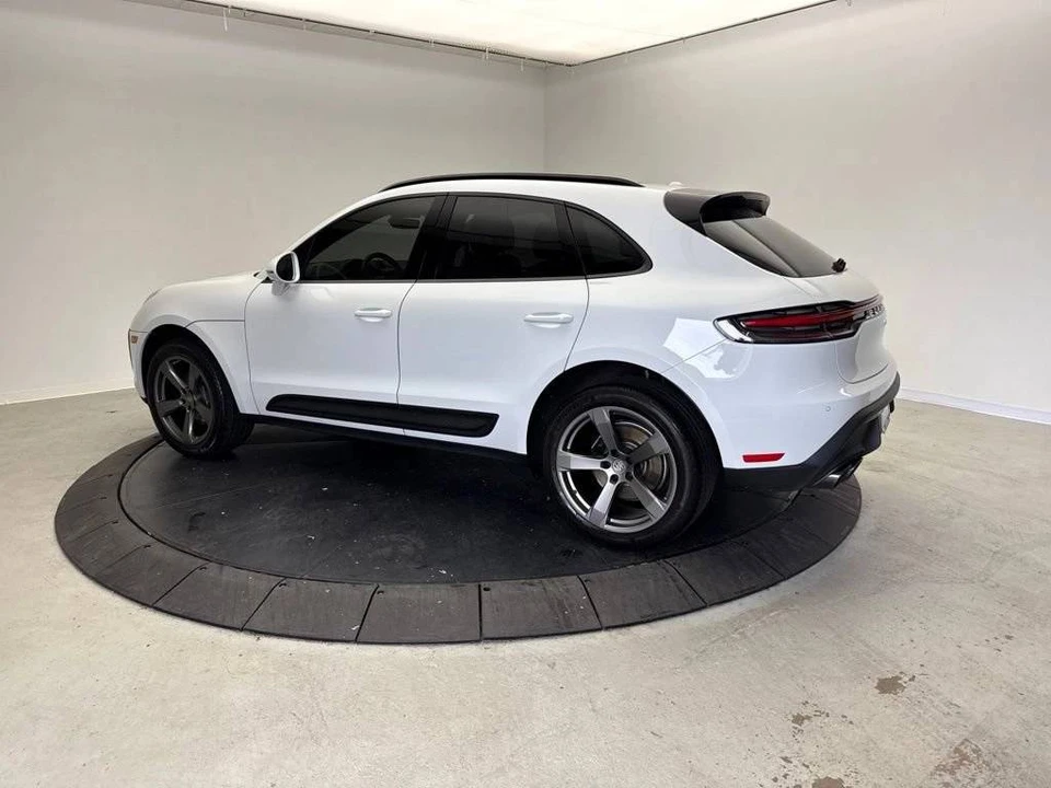 2024 Porsche Macan - Image 3 of 4