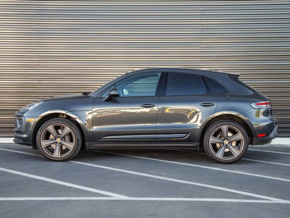 2024 Porsche Macan - Image 2 of 4