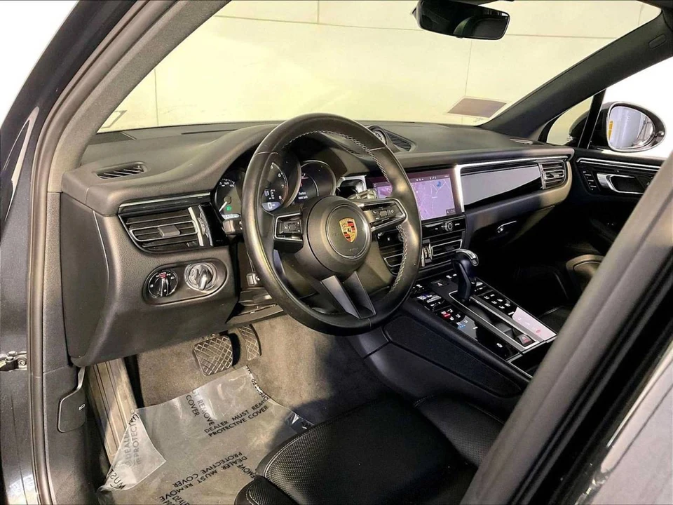 2024 Porsche Macan - Image 4 of 4