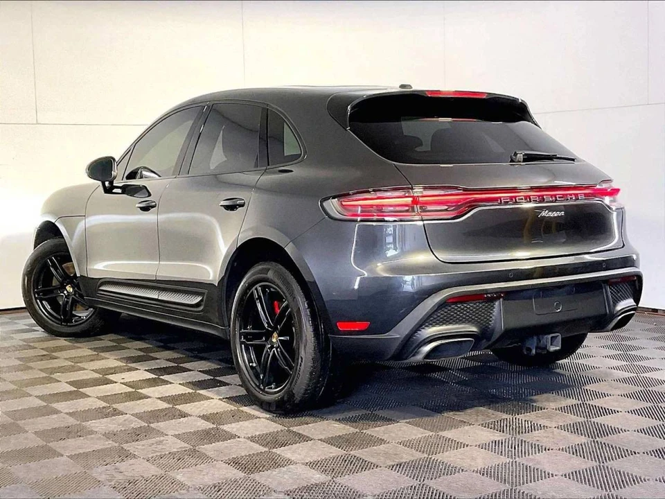 2024 Porsche Macan - Image 3 of 4