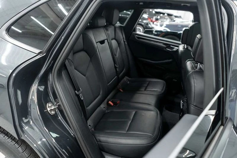 2024 Porsche Macan - Image 12 of 12