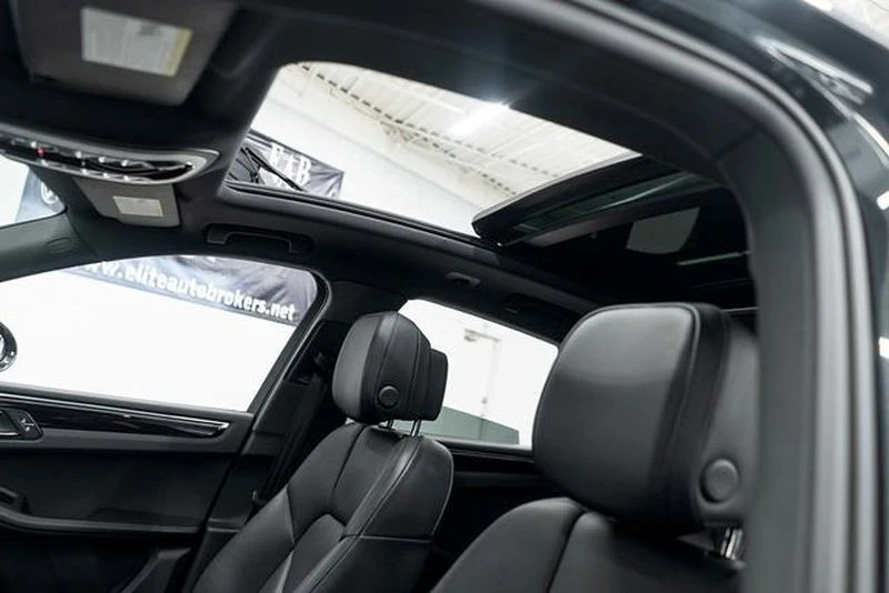 2024 Porsche Macan - Image 8 of 12