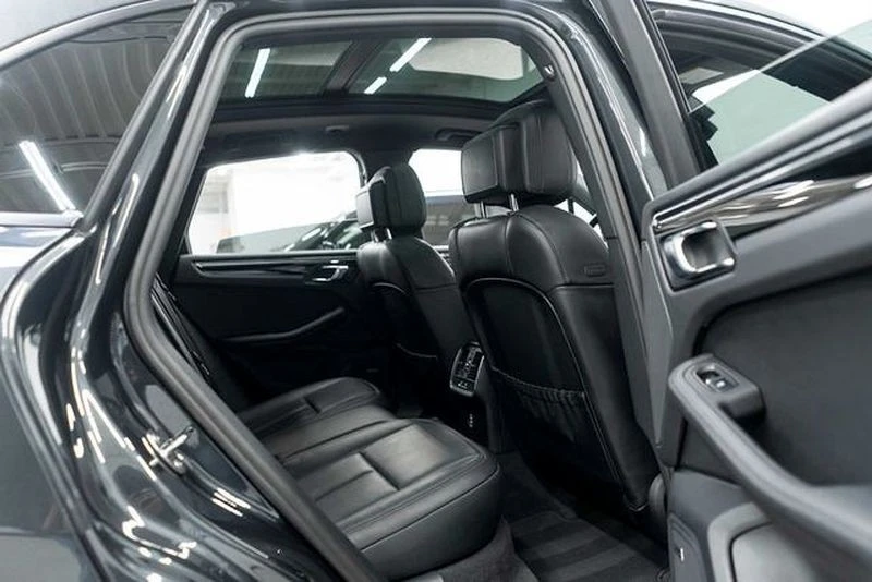 2024 Porsche Macan - Image 11 of 12