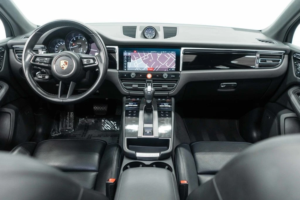 2024 Porsche Macan - Image 9 of 12