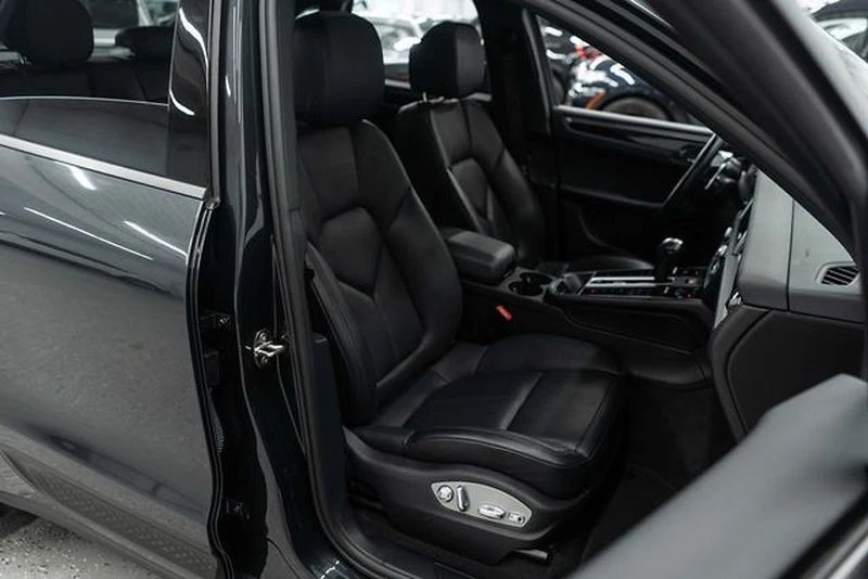 2024 Porsche Macan - Image 10 of 12
