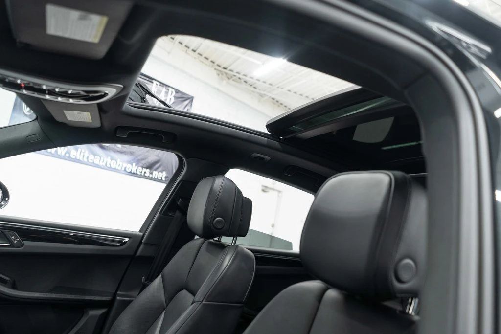 2024 Porsche Macan - Image 8 of 12