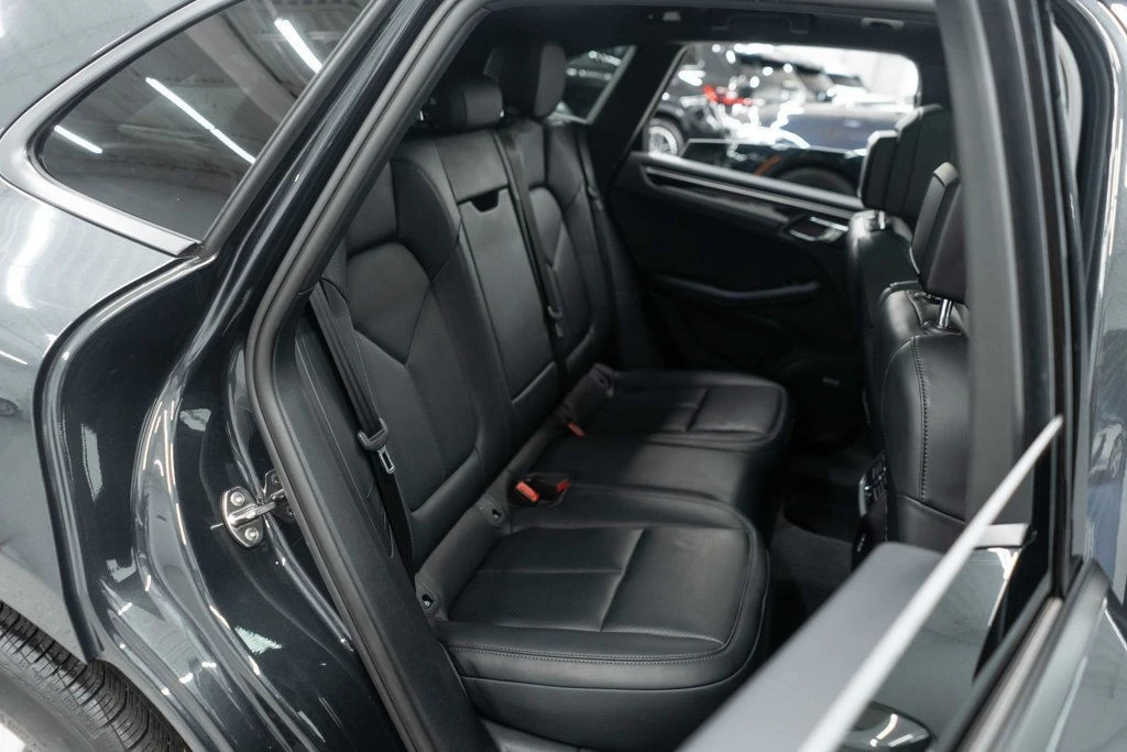 2024 Porsche Macan - Image 12 of 12