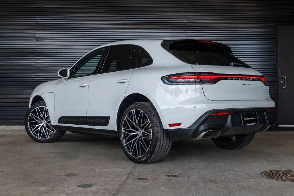 2024 Porsche Macan - Image 3 of 4