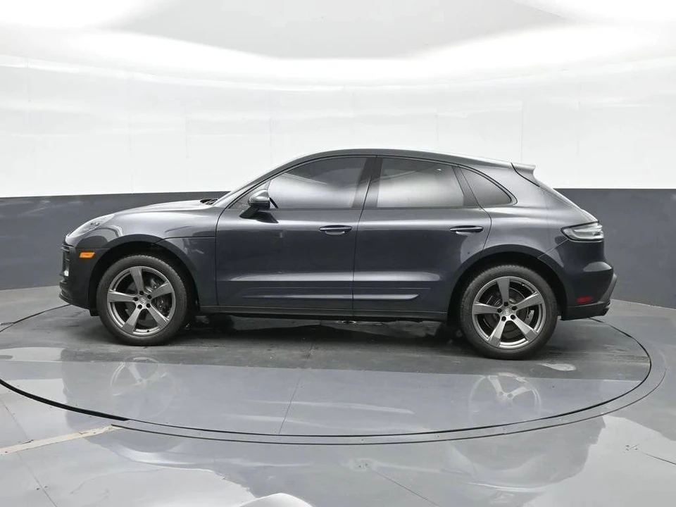 2024 Porsche Macan - Image 2 of 4