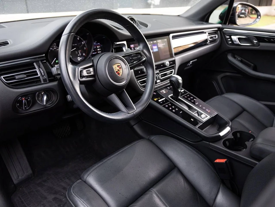 2024 Porsche Macan - Image 3 of 4
