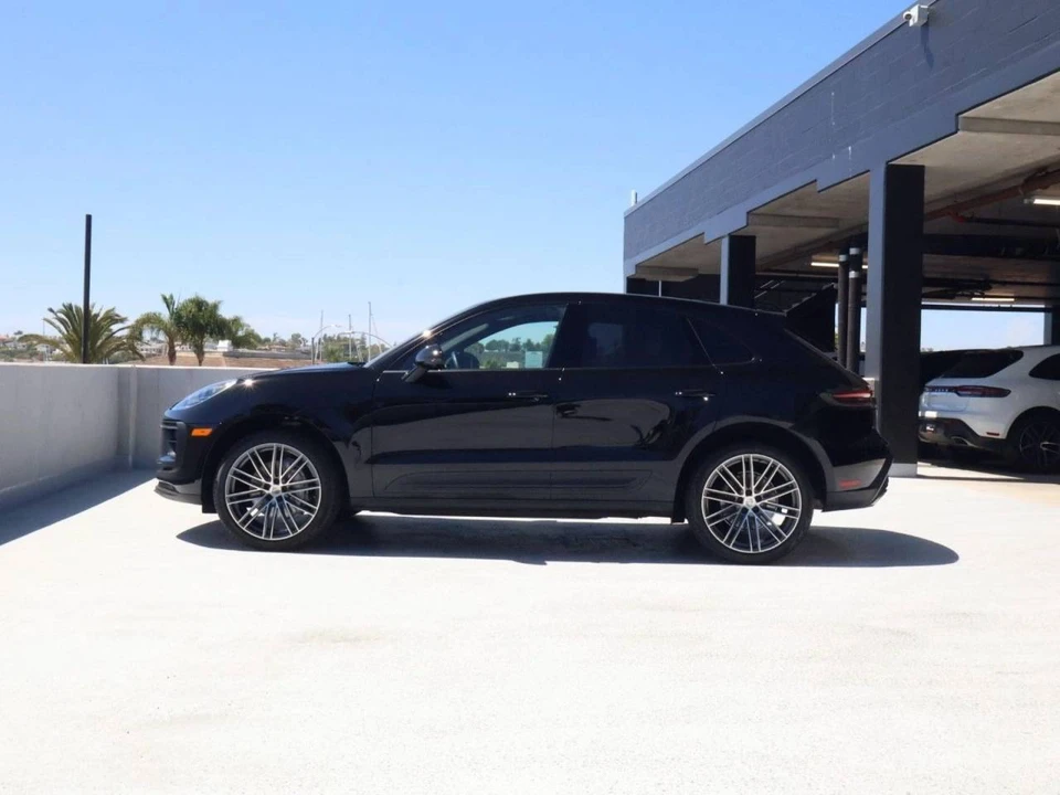 2024 Porsche Macan - Image 2 of 4