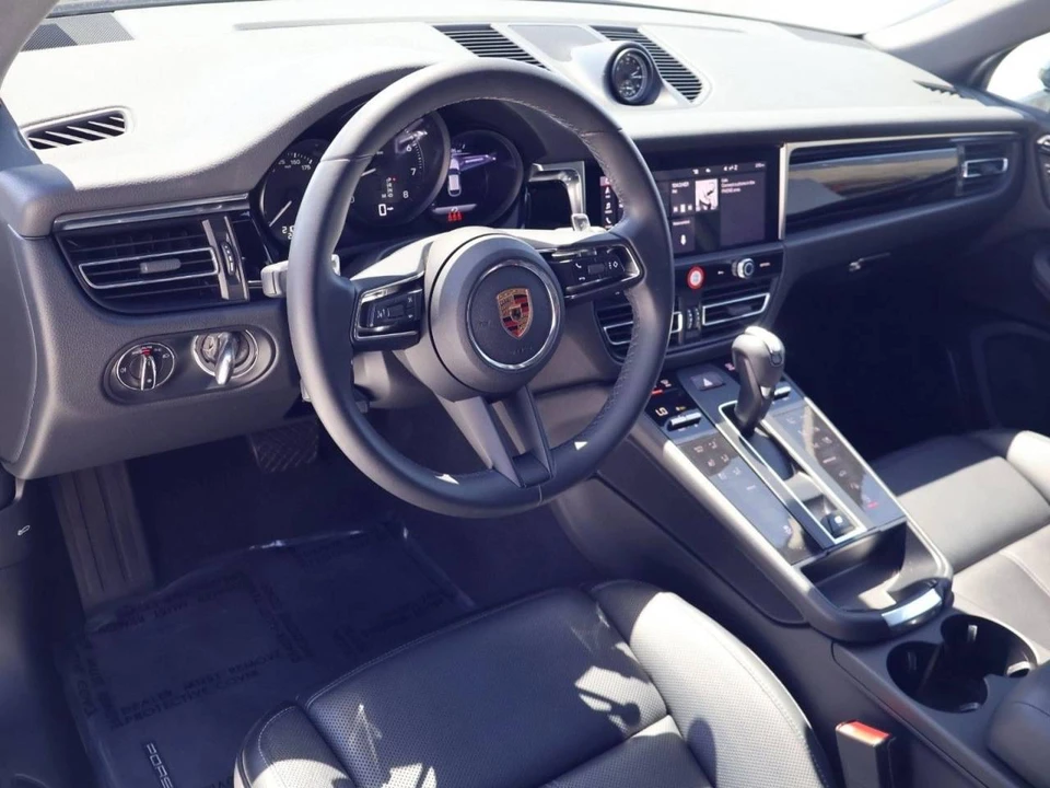 2024 Porsche Macan - Image 4 of 4
