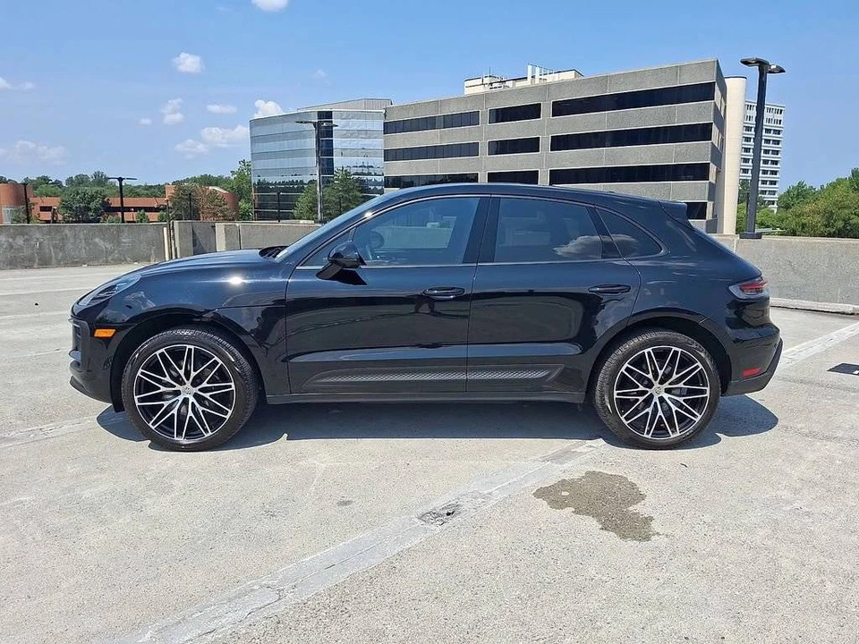 2024 Porsche Macan - Image 2 of 4