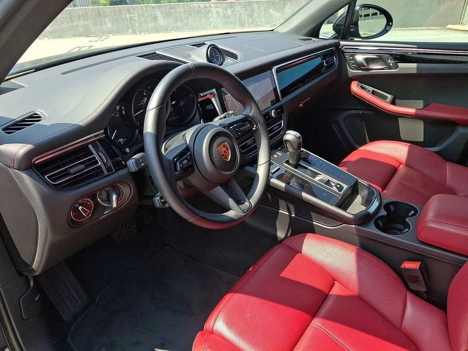 2024 Porsche Macan - Image 4 of 4