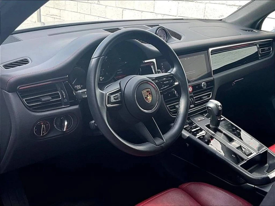 2024 Porsche Macan - Image 4 of 4