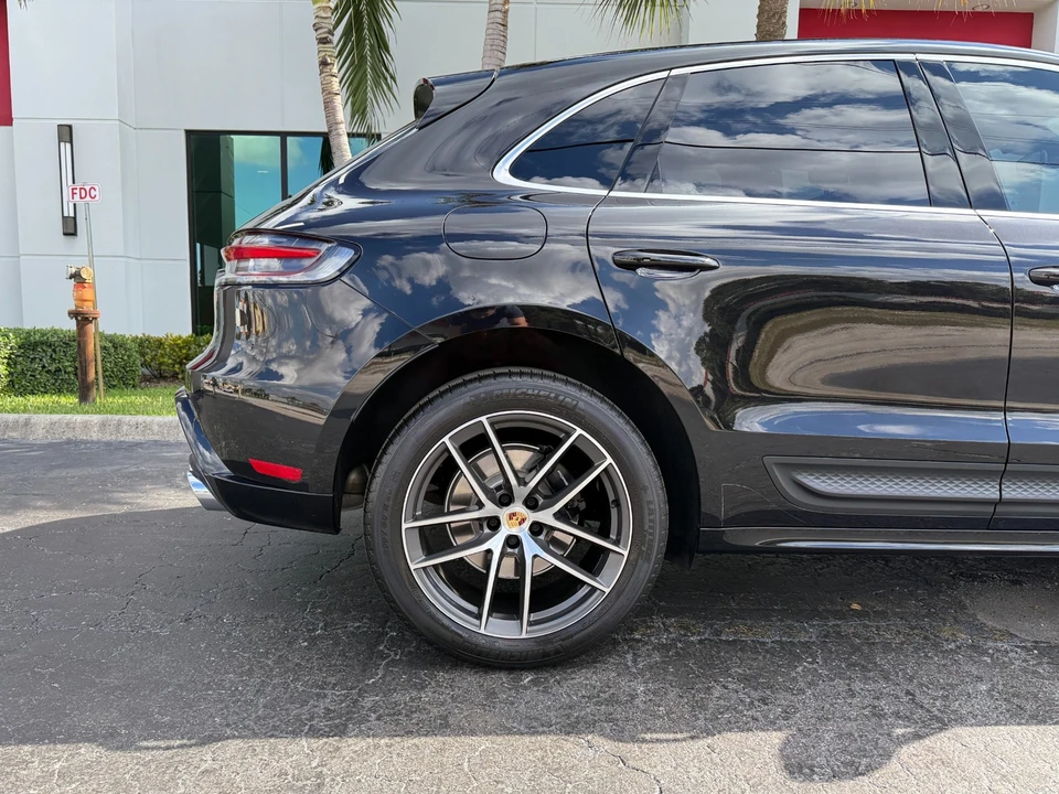 2024 Porsche Macan - Image 3 of 21