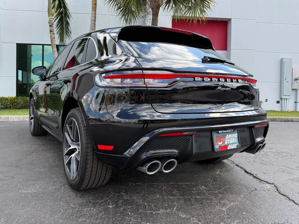 2024 Porsche Macan - Image 14 of 21
