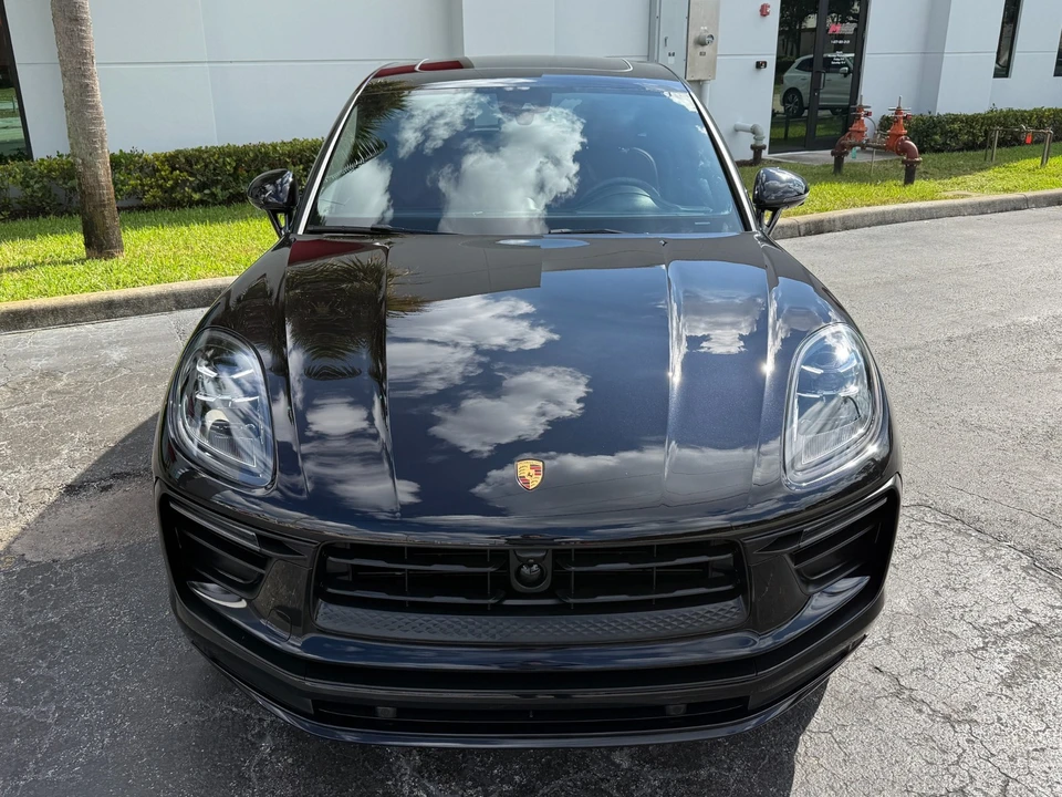 2024 Porsche Macan - Image 8 of 21