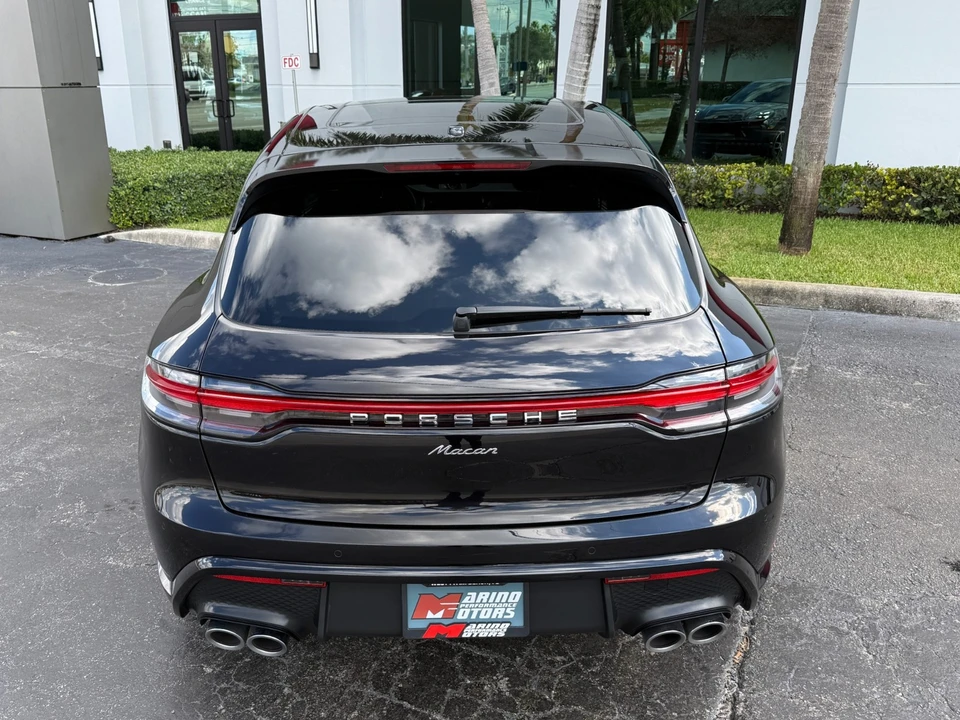 2024 Porsche Macan - Image 15 of 21