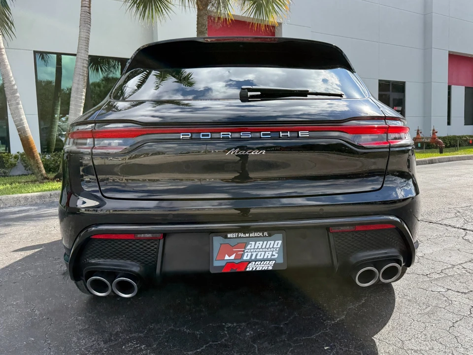 2024 Porsche Macan - Image 20 of 21