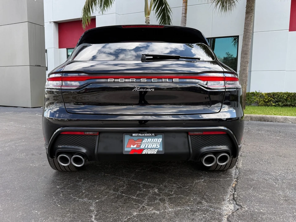 2024 Porsche Macan - Image 16 of 21