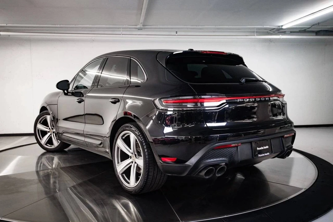 2024 Porsche Macan - Image 3 of 4