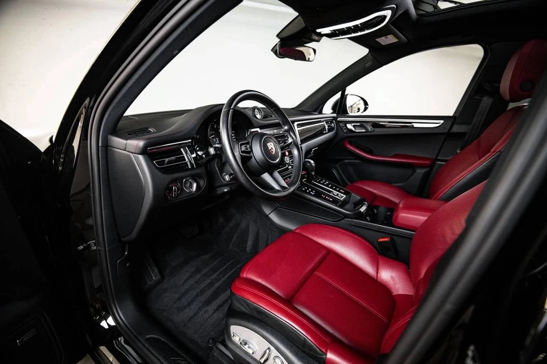 2024 Porsche Macan - Image 4 of 4