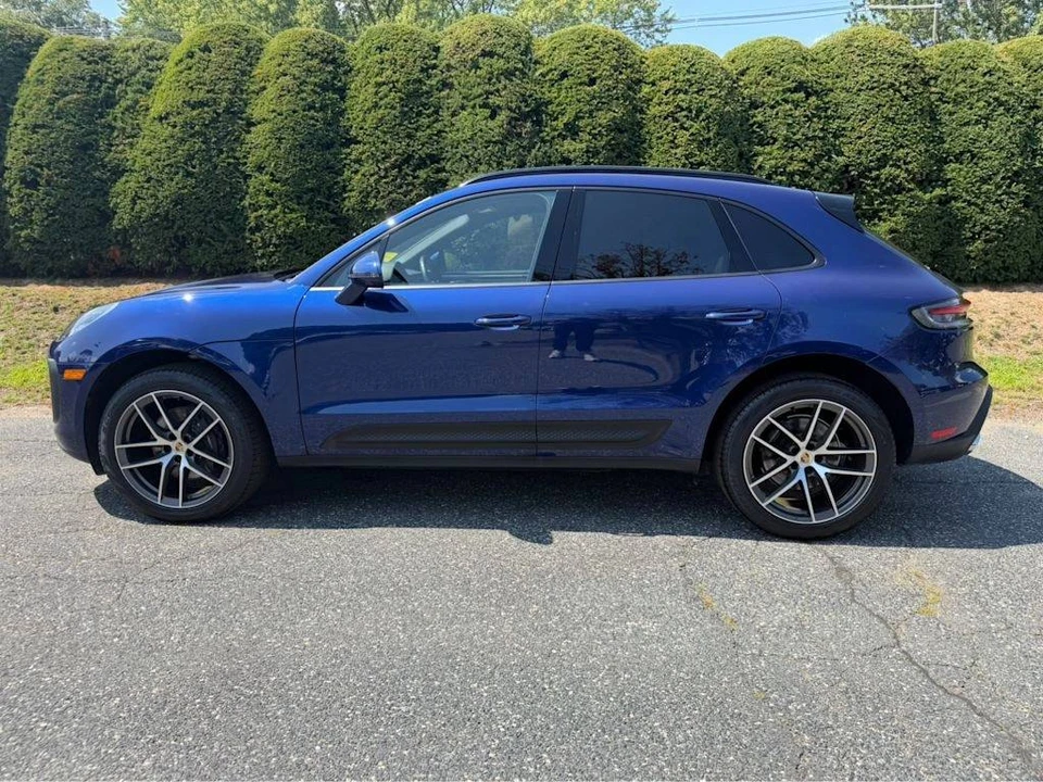 2024 Porsche Macan - Image 2 of 4