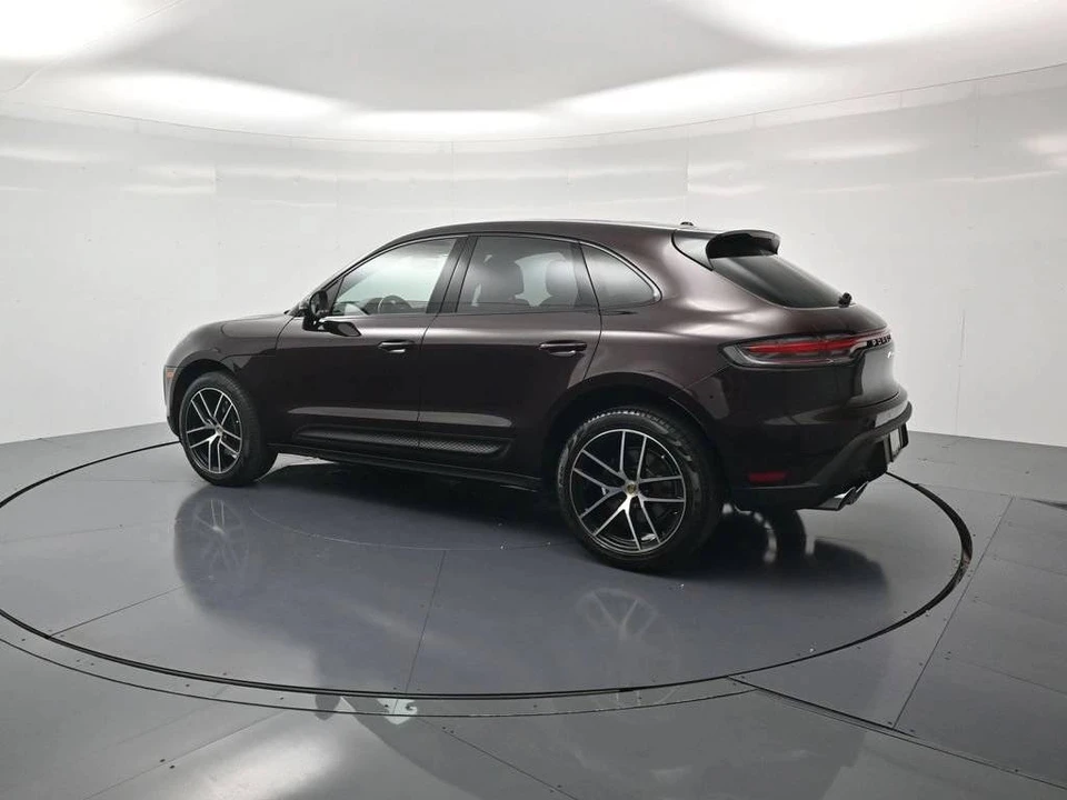 2024 Porsche Macan - Image 3 of 4