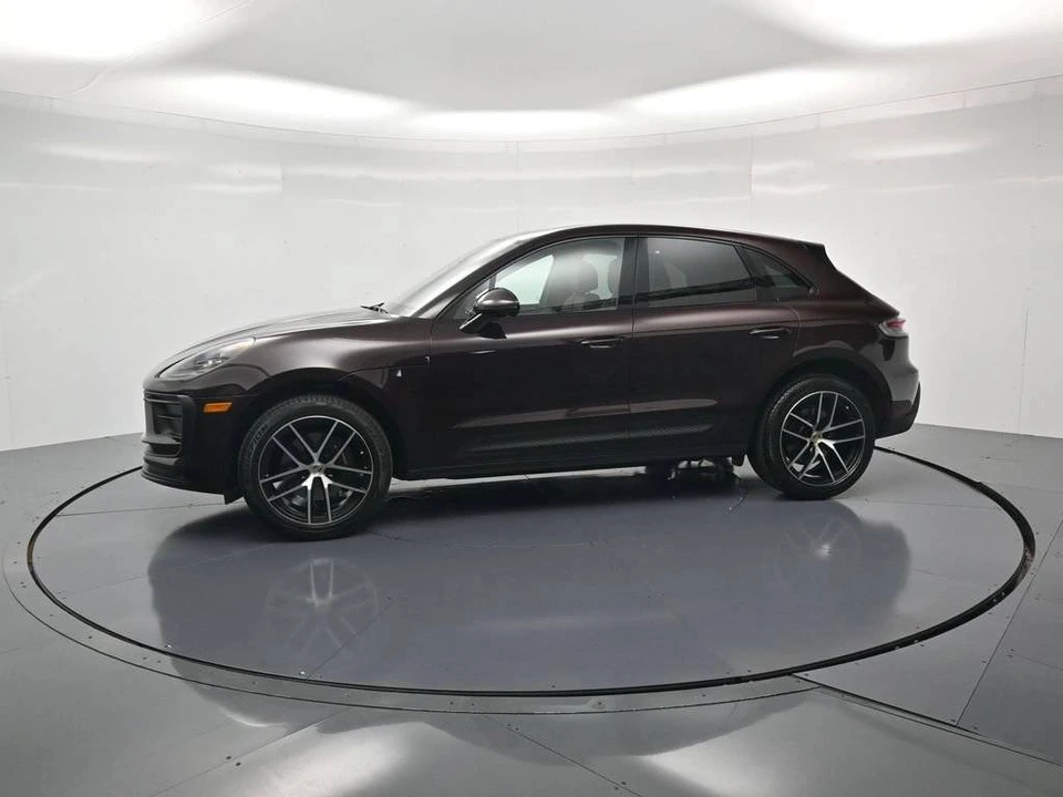 2024 Porsche Macan - Image 2 of 4
