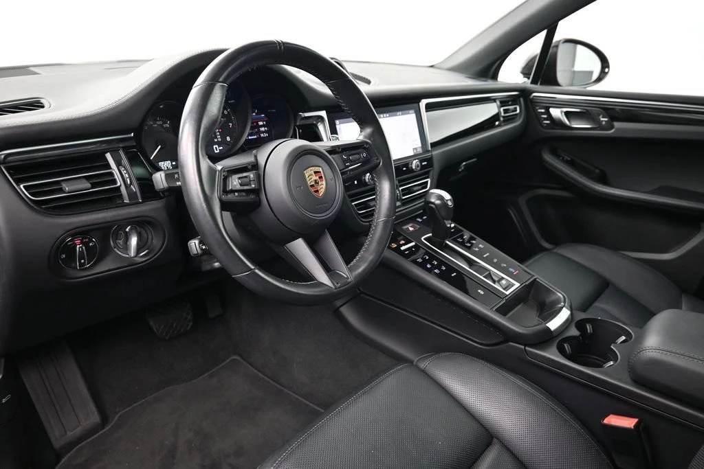 2024 Porsche Macan - Image 4 of 4