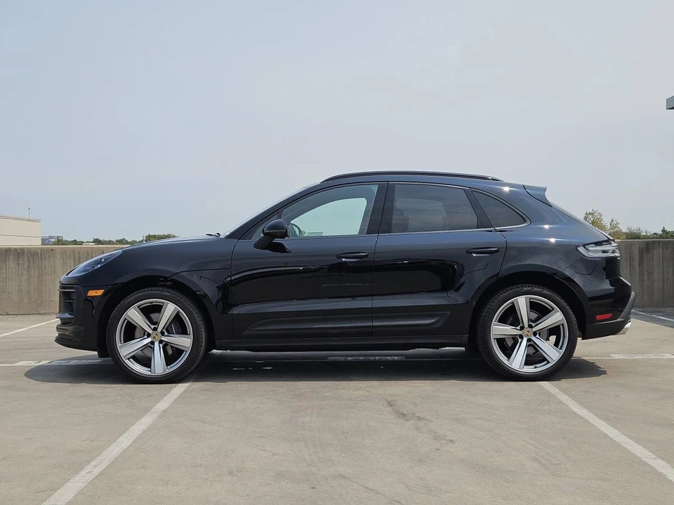 2024 Porsche Macan - Image 2 of 4